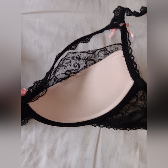 Victoria's Secret Dream Angels Black Lace Balconette Bra. Size 32D. 💕 - Picture 11 of 14